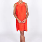I AM Patterns Robe Plissée Tissu Plissé Rouge Stragier devant