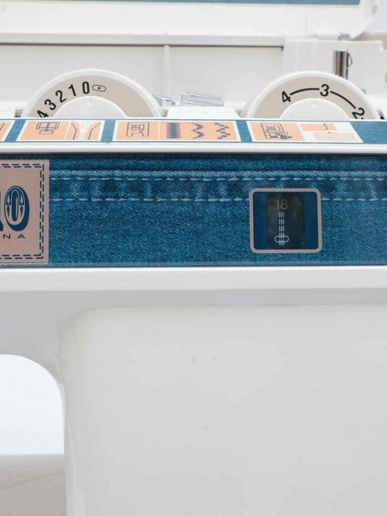 Papier peint original poches denim chez Artgeist